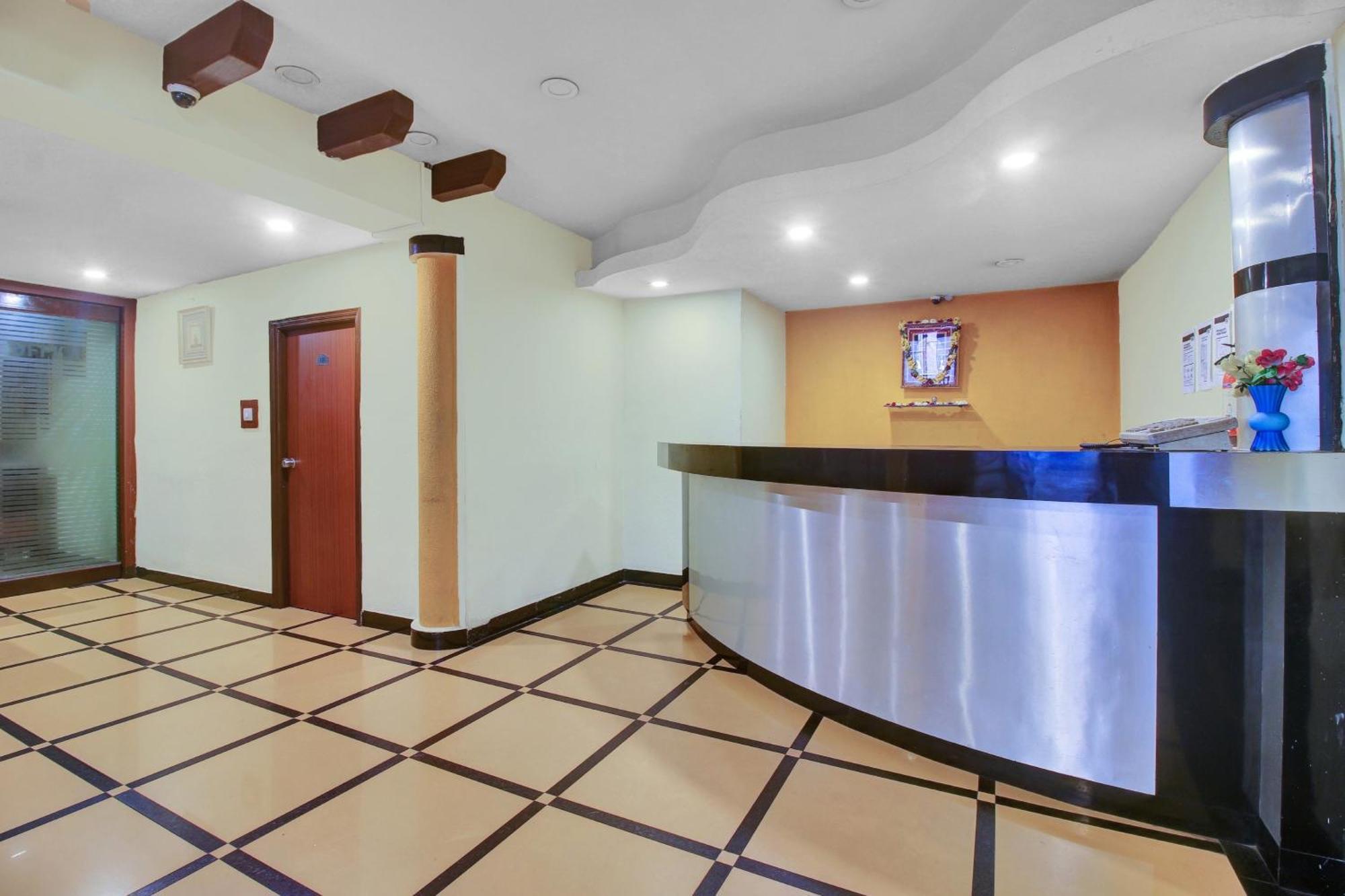 OYO 82030 Hotel Happy Rooms Hyderabad Exterior foto