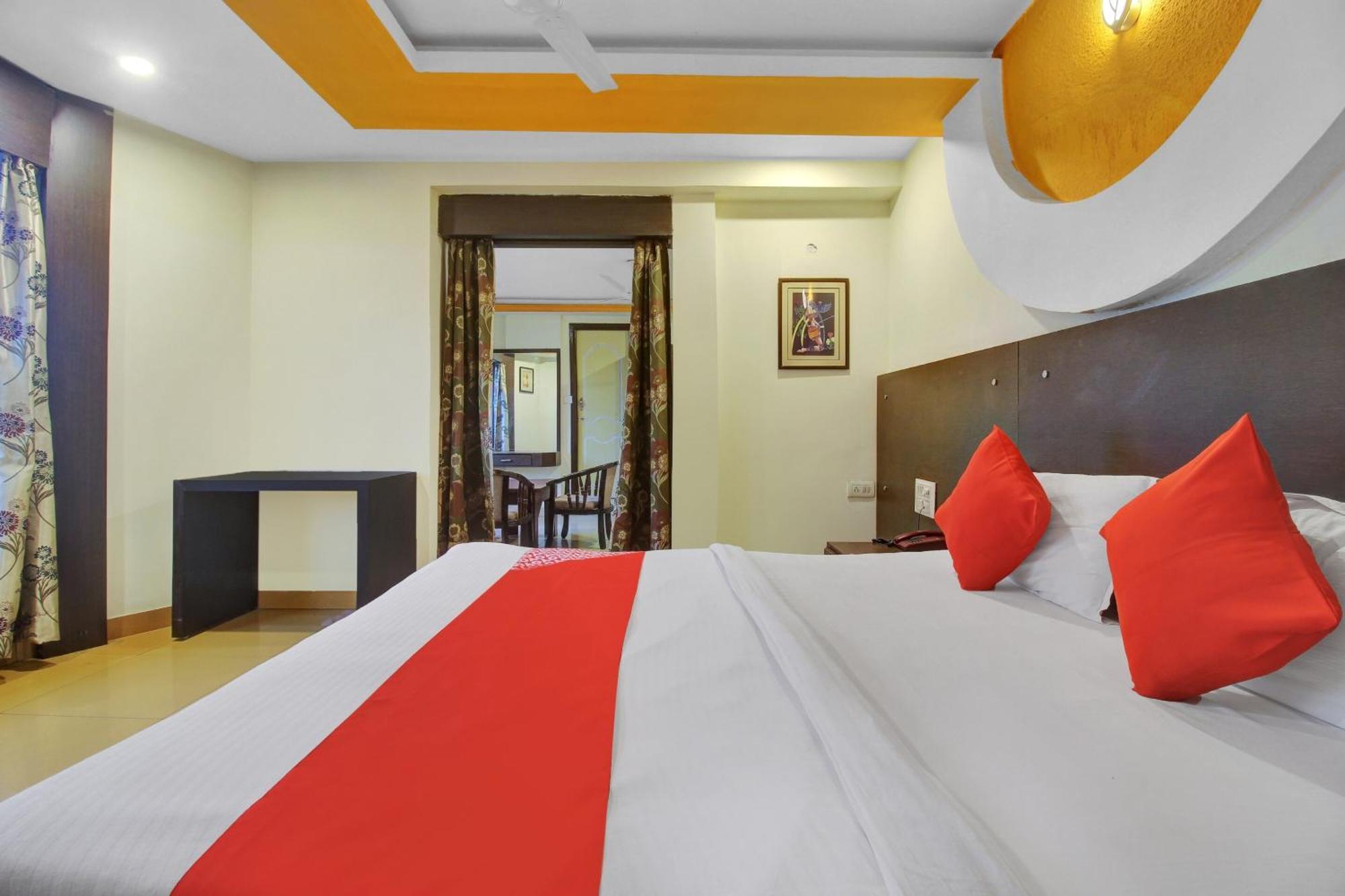OYO 82030 Hotel Happy Rooms Hyderabad Exterior foto