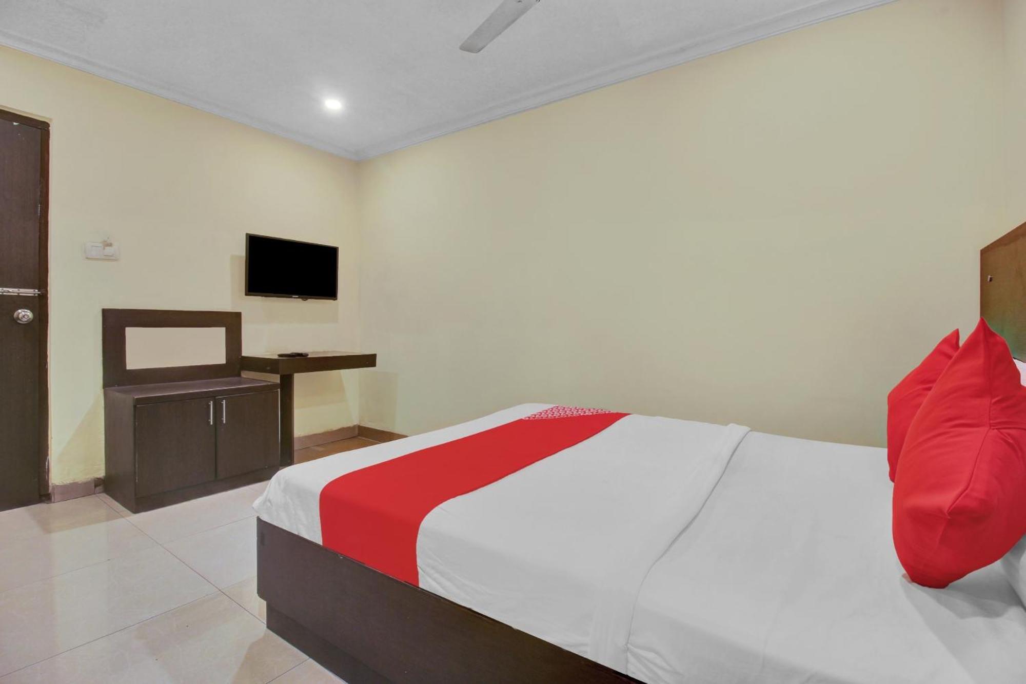 OYO 82030 Hotel Happy Rooms Hyderabad Exterior foto