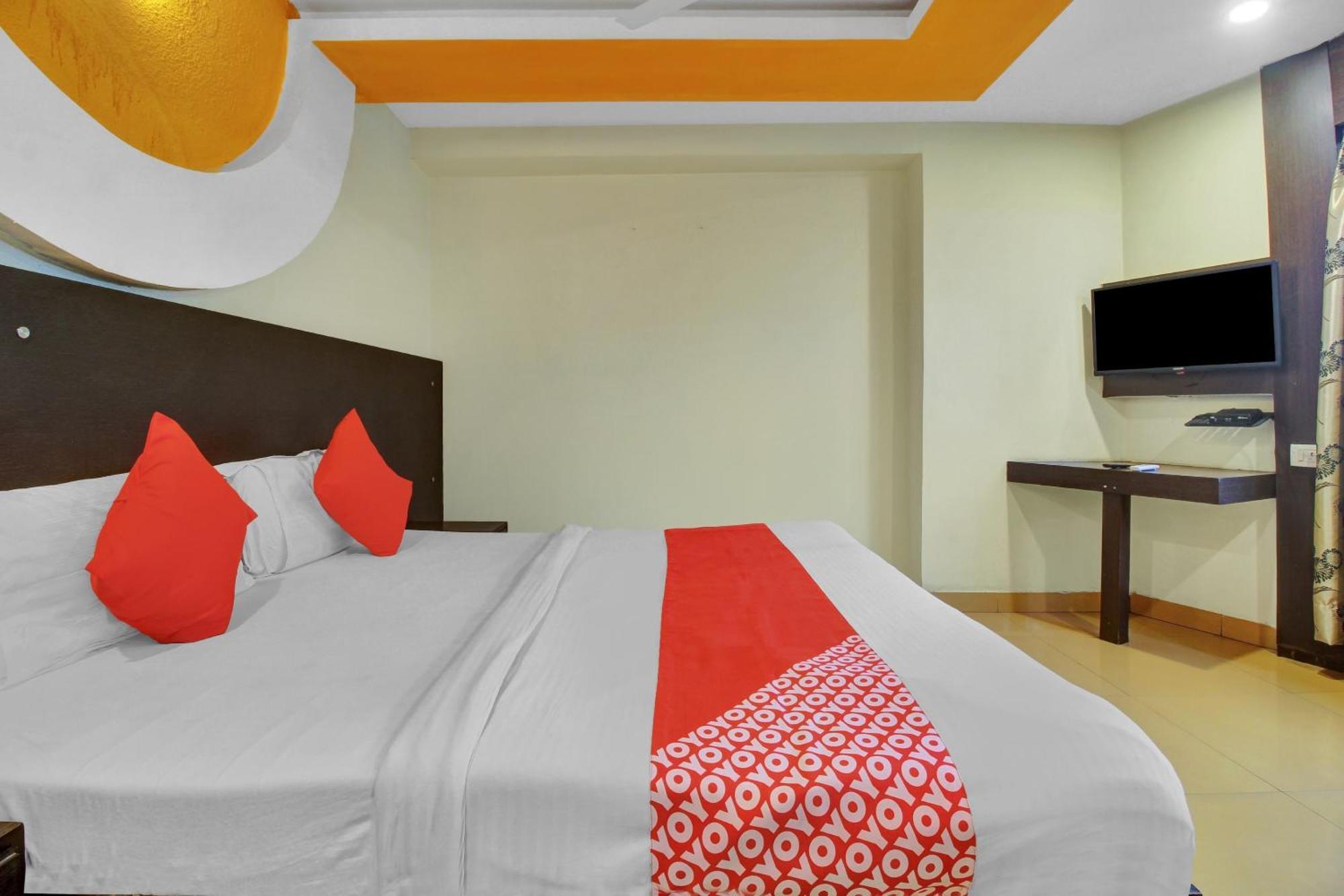 OYO 82030 Hotel Happy Rooms Hyderabad Exterior foto